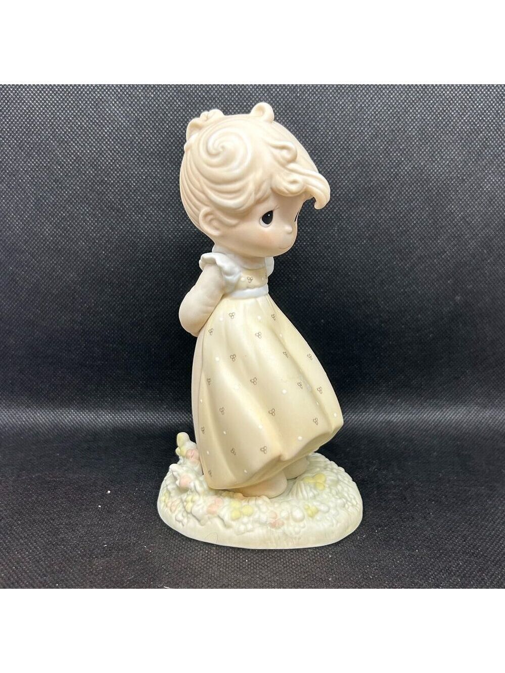Precious Moments "Autumn's Praise" figurine